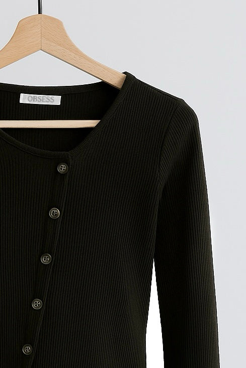 Ribbed vest with asymmetrical buttoning